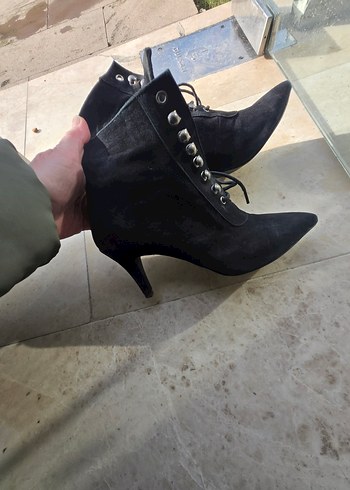 İpekyol Siyah Süet Goth Stiletto Topuklu Bot - Görsel 3