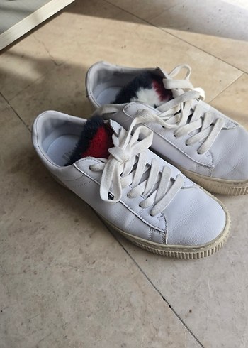 Tommy Kadın Beyaz Tüylü Bağcıklı Spor Ayakkabı 37 - Görsel 2