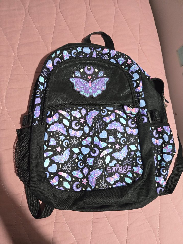 Smiggle Kelebek Desenli Mor Çocuk Sırt Çantası - Görsel 2