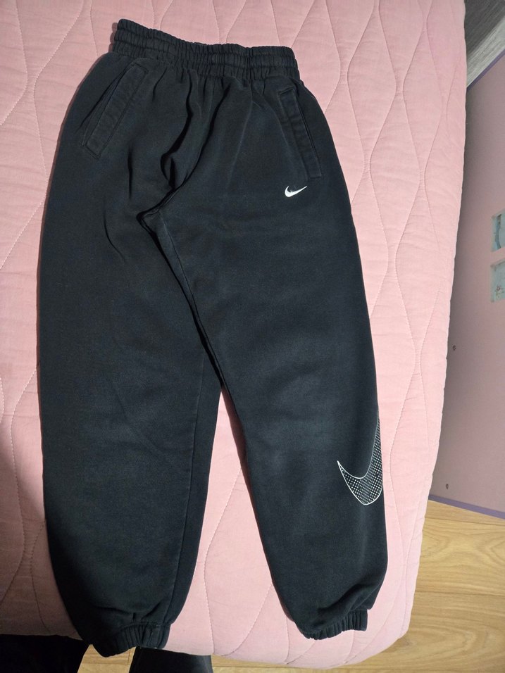 Siyah Nike Çocuk Rahat Kesim Eşofman Altı 8_10 yaş - Görsel 3