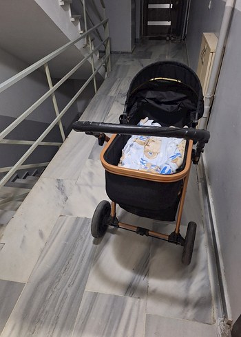 Diğer Koyu Kahverengi Bebek Arabası
