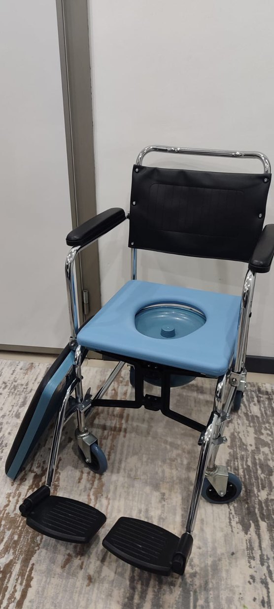 Mavi ve Gri Tekerlekli Hasta ve banyo sandalyesi - Görsel 2