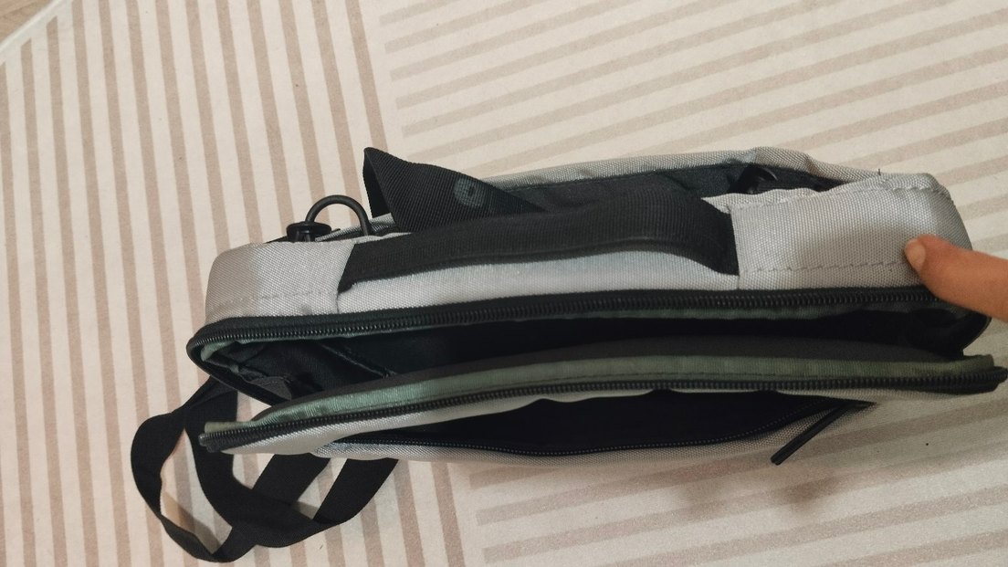 Tucano markaŞık ve Pratik Gri Laptop Çantası — görsel 4/5