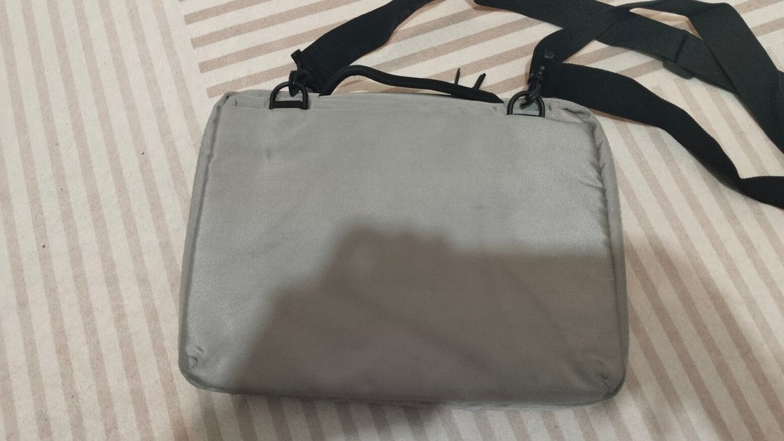 Tucano markaŞık ve Pratik Gri Laptop Çantası — görsel 3/5