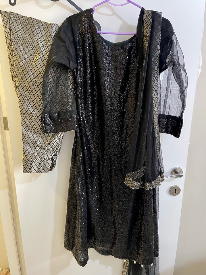 Uzun Siyah Drapeli Kadın Abiye Elbise - Görsel 2