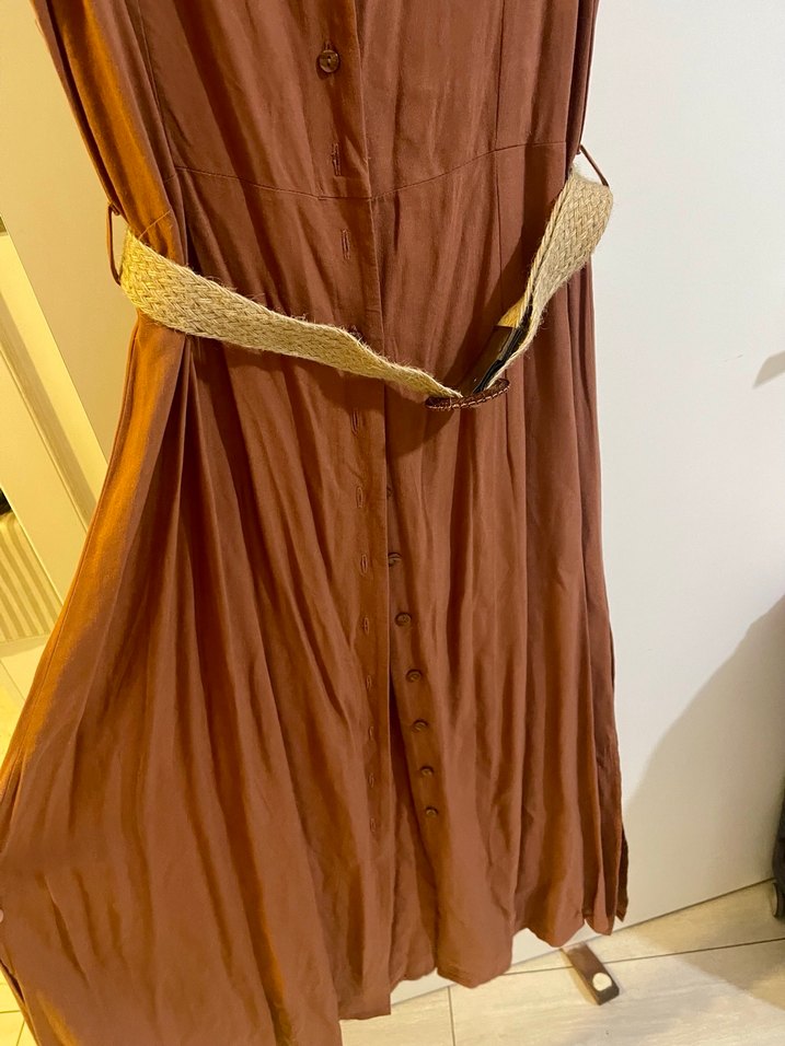 Kahverengi Saten Görünümlü Uzun Elbise - Görsel 3