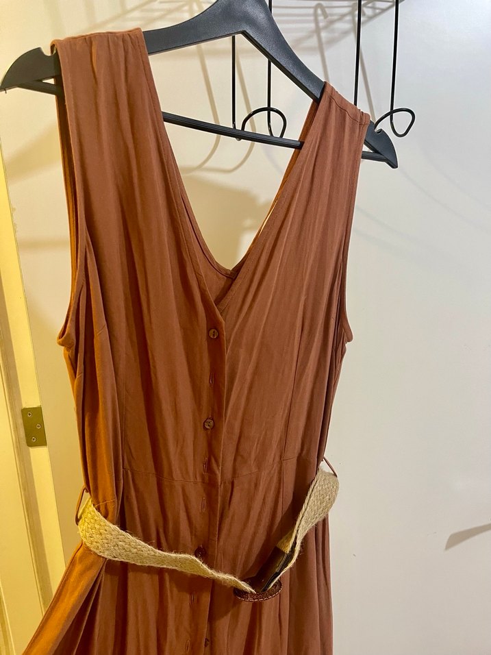 Kahverengi Saten Görünümlü Uzun Elbise - Görsel 2