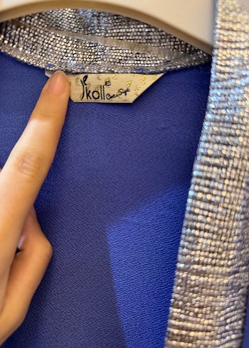 Çok az kullanılmış Kadın Parlak Mavi Uzun Kollu Bornoz - Görsel 2