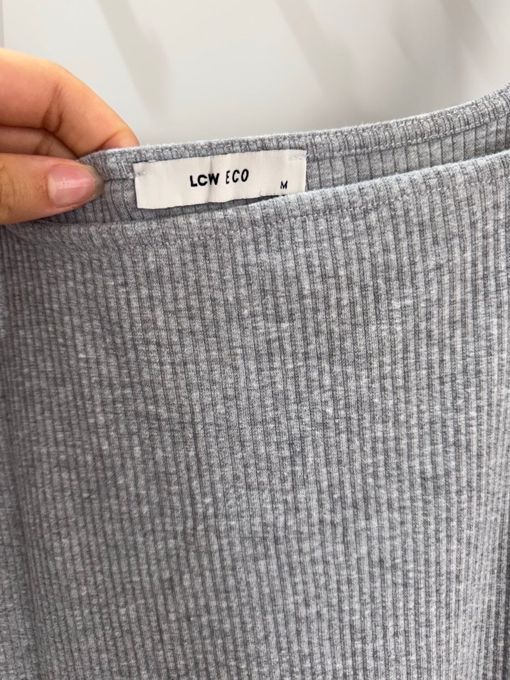 Az kullanılmış Gri Midi Kolsuz Kadın Elbise - Görsel 2