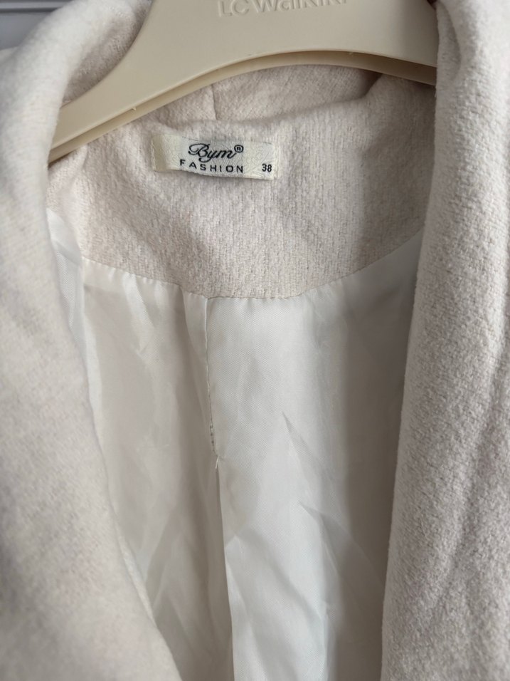 Çok az kullanılmış Bej Kemerli Uzun Keten Kadın Kaban - Görsel 3