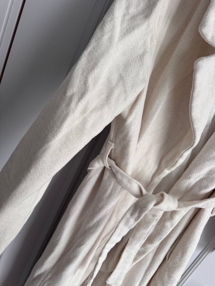 Çok az kullanılmış Bej Kemerli Uzun Keten Kadın Kaban - Görsel 2