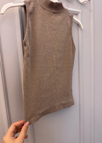 Çok az kullanılmış Kadın Kolsuz Yüksek Yakalı Kahverengi Yelek - Görsel 2