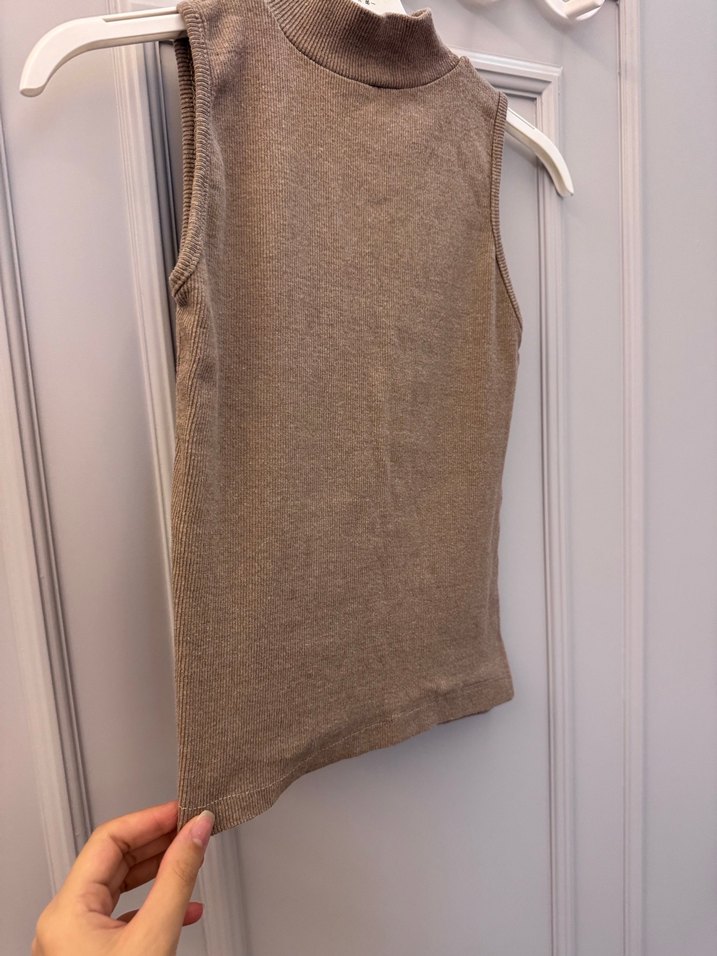 Çok az kullanılmış Kadın Kolsuz Yüksek Yakalı Kahverengi Yelek - Görsel 2