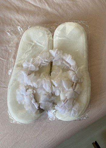 Zara Kadın Beyaz Zincir Detaylı Lohusa Tac Seti