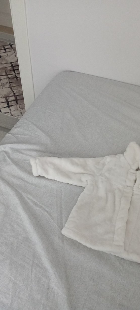 Kız Çocuk Beyaz Peluş Suni Kürk Ceket - Görsel 3