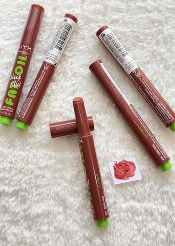 NYX Pastel Bej Dudak Parlatıcısı - Görsel 3