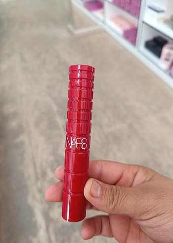 Koyu Kırmızı NARS Maskara - Görsel 2