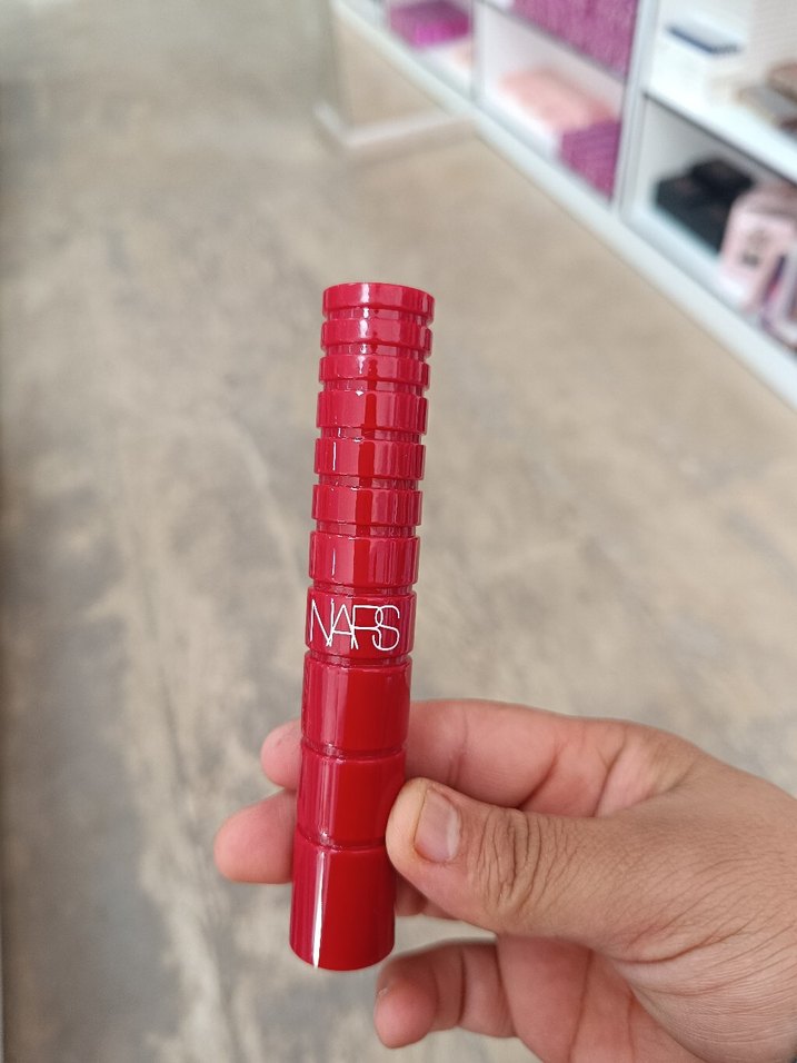 Koyu Kırmızı NARS Maskara - Görsel 2