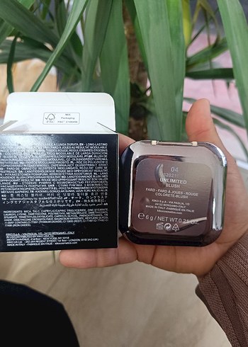 KIKO Milano Unlimited Allık 6g - 04 Koyu Bej - Görsel 3