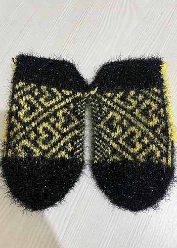 Siyah Ve Sarı Desenli Simli Patik - Görsel 2