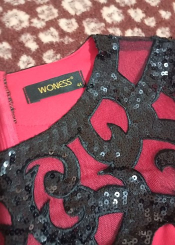 Uzun Kırmızı Gotik İşlemeli Elbise - Görsel 5