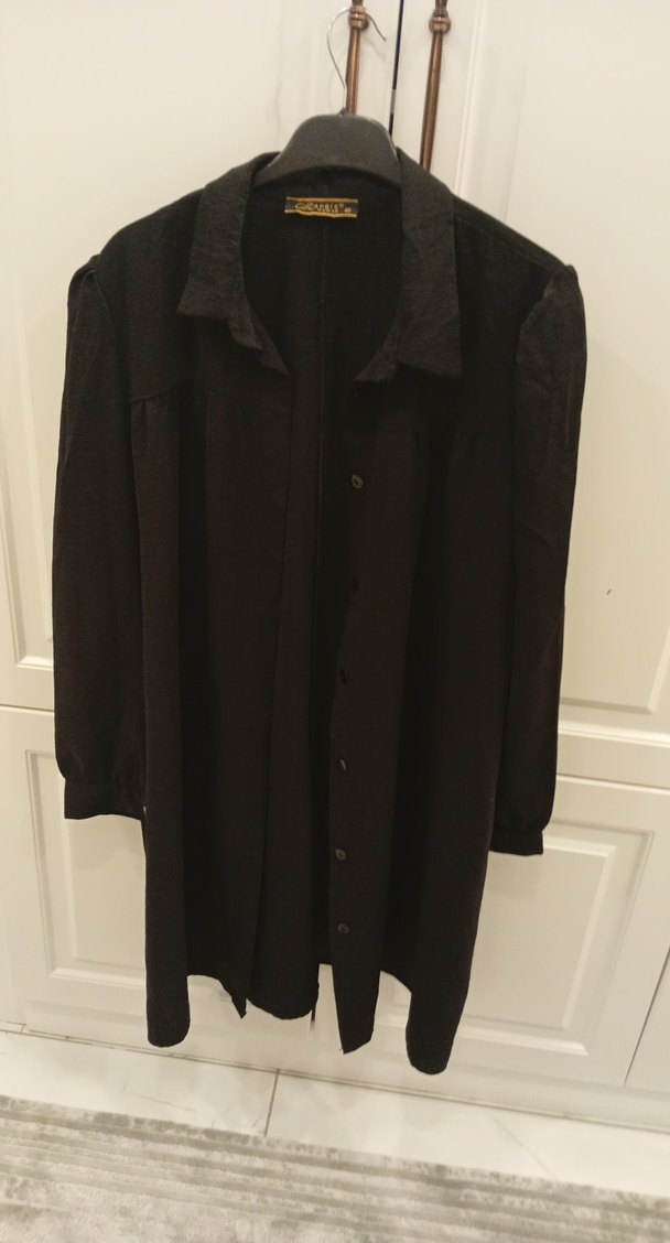 Düğmeli Siyah Midi Gömlek - Görsel 3