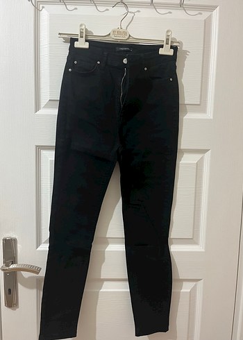 Siyah Kemerli Kadın Kot Pantolon - Görsel 2