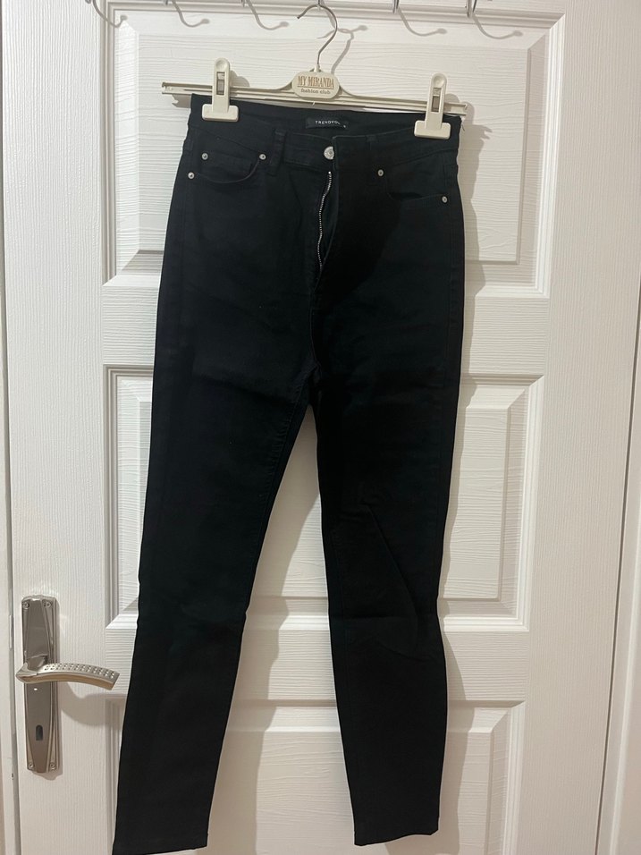 Siyah Kemerli Kadın Kot Pantolon - Görsel 2