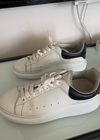 Beyaz Siyah Detaylı Kadın Sneaker - Görsel 3
