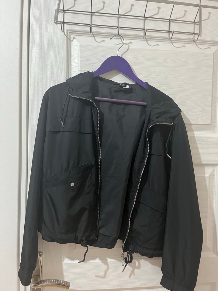 Drapeli Siyah Kapüşonlu Kadın Ceket - Görsel 2