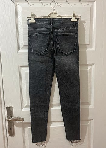 Gri Kadın Dar Kesim Midi Kot Pantolon - Görsel 2