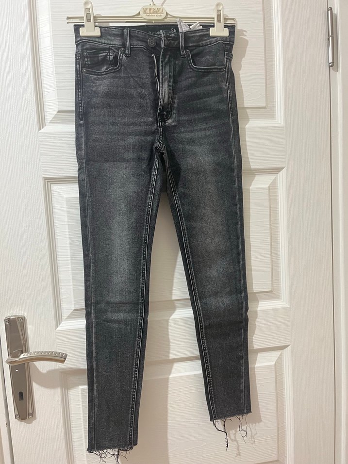 Gri Kadın Dar Kesim Midi Kot Pantolon - Görsel 3