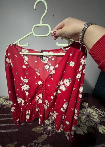 H&M Çiçek Desenli Kırmızı V Yaka Kadın Bluz
