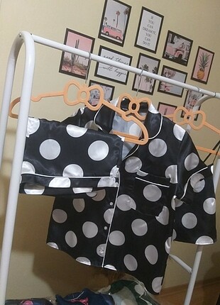 Tatlı puantiyeli pijama takımı 