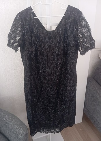 Mango Siyah Dantel V Yaka Midi Elbise