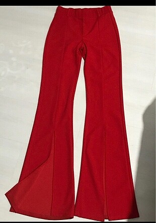 s Beden kırmızı Renk Bershka yırtmaç detaylı pantolon