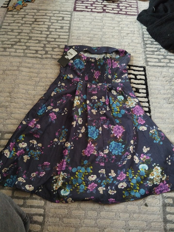 Gösterişli Çiçek Desenli kısa Straplez Elbise - Görsel 3