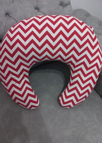 Kırmızı Zigzag Desenli Emzirme ve Hamilelik Yastığı - Görsel 2