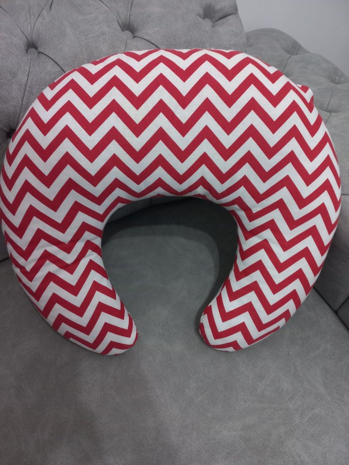 Kırmızı Zigzag Desenli Emzirme ve Hamilelik Yastığı - Görsel 2