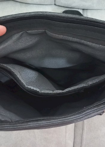 Siyah Deri Fermuarlı Kadın Çanta - Görsel 3