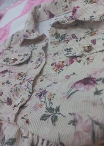 Çiçek Desenli Bej Kız Elbisesi - Görsel 3