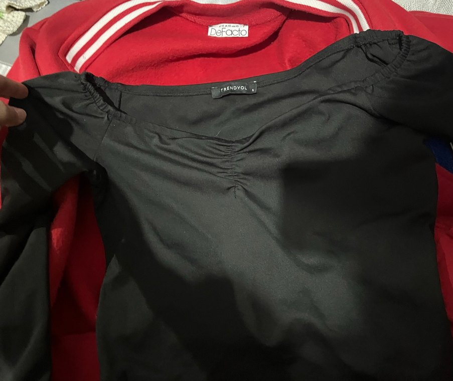 Siyah kayık yaka bluz - Görsel 2