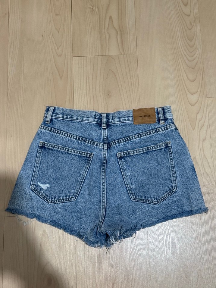 Kadın Mavi Yırtık Denim Mini Şort - Görsel 2