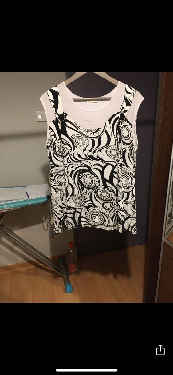 Drapeli Siyah Beyaz Hamile Bluzu  kullanılmış temiz - Görsel 2