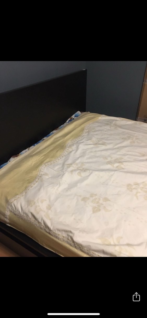 Beyaz, parlak, sade yatak örtüsü - Görsel 5