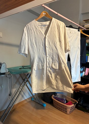 Düğmeli V Yaka Keten Midi Kadın Gömlek - Görsel 3