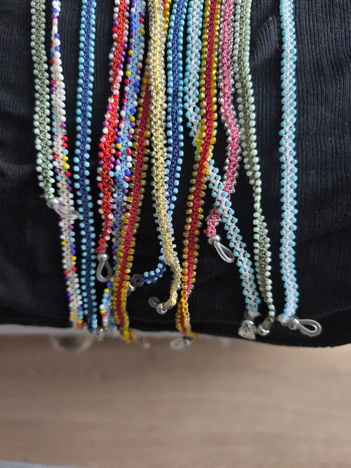 Renkli Boncuklu Kadın gözlük ipi 3 adet fiyatıdır - Görsel 2