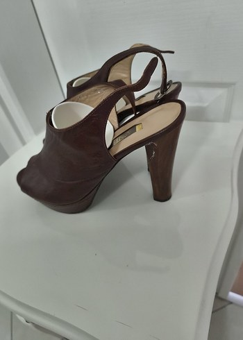 Kadın Kahverengi Deri Dolgu Topuklu Ayakkabı - Görsel 2