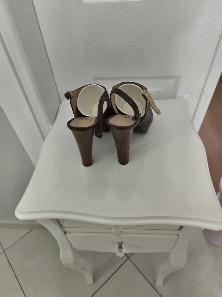 Kadın Kahverengi Deri Dolgu Topuklu Ayakkabı - Görsel 4