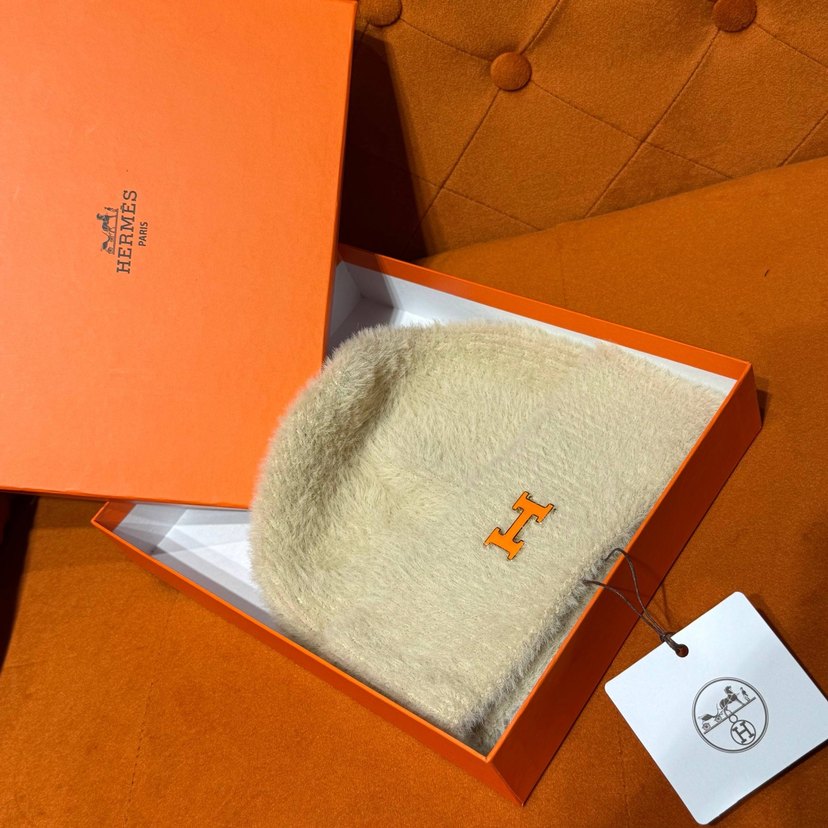 Siyah Kadın Kürklü Sıcak Bere - Görsel 4